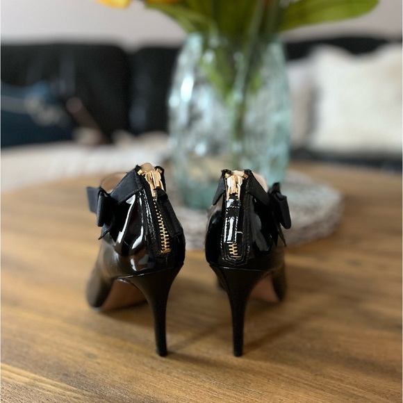 ❗️SOLD❗️Beautiful shoes - Picture 2 of 9